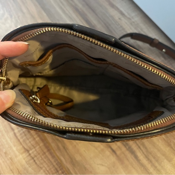 Brown Michael Kors crossbody purse - Picture 3 of 4
